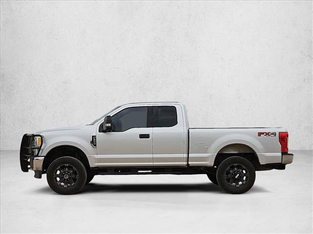 Used 2017 Ford F250 XLT w/ FX4 Off-Road Package AWD/4WD image 8