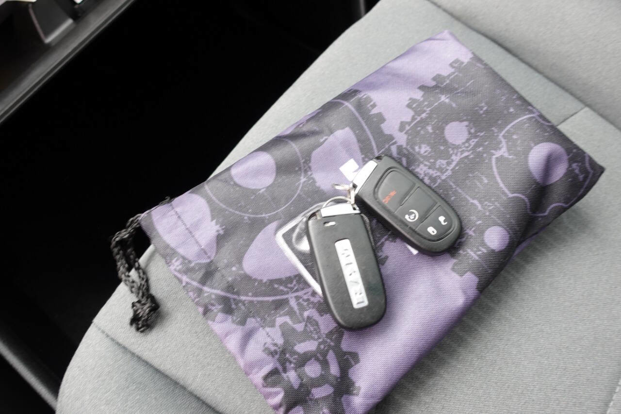 Used 2023 RAM 1500 Classic SLT w/ Electronics Convenience Group AWD/4WD image 38