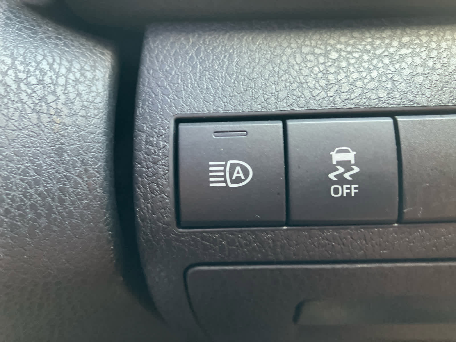 Used 2022 Toyota Camry XSE image 13