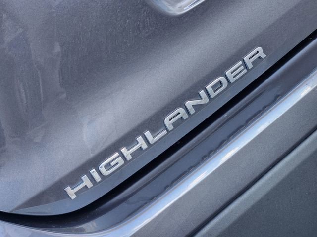 Used 2022 Toyota Highlander XLE AWD/4WD image 9