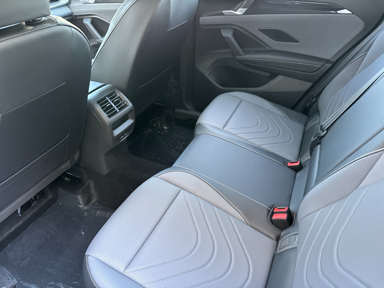 New 2026 Volkswagen Tiguan SE AWD/4WD image 12