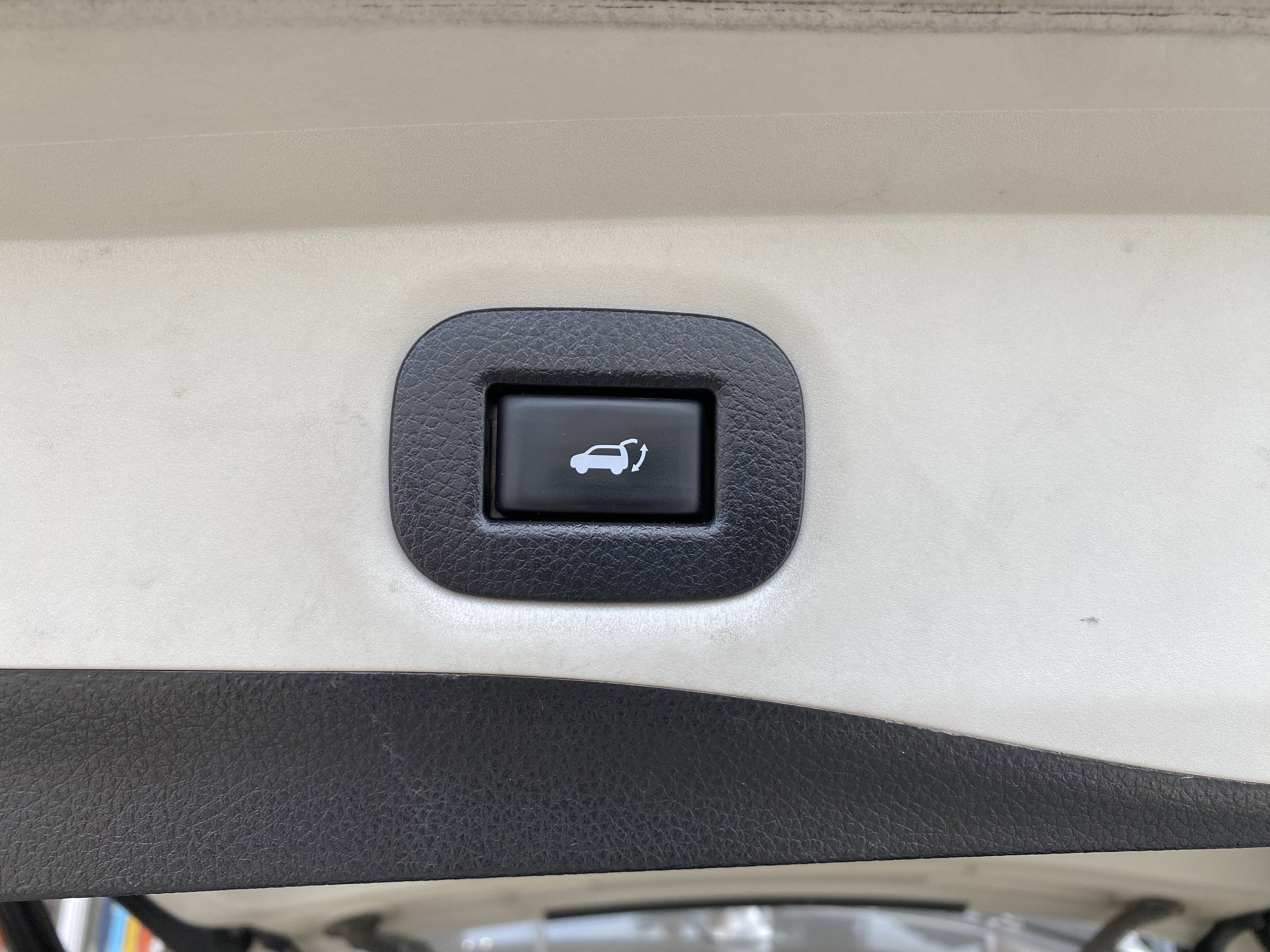 Used 2020 Nissan Rogue SV FWD image 15