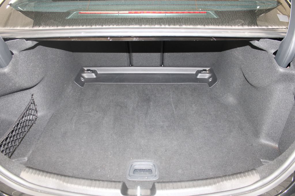 Used 2025 Mercedes-Benz C 300 Sedan image 27