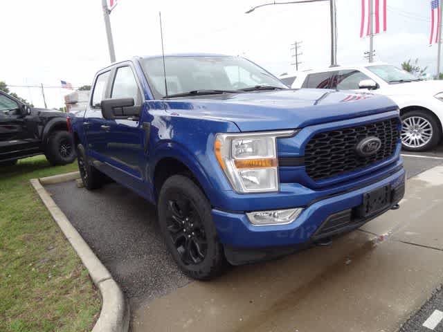 Certified 2022 Ford F150 XL w/ STX Black Appearance Package AWD/4WD image 3