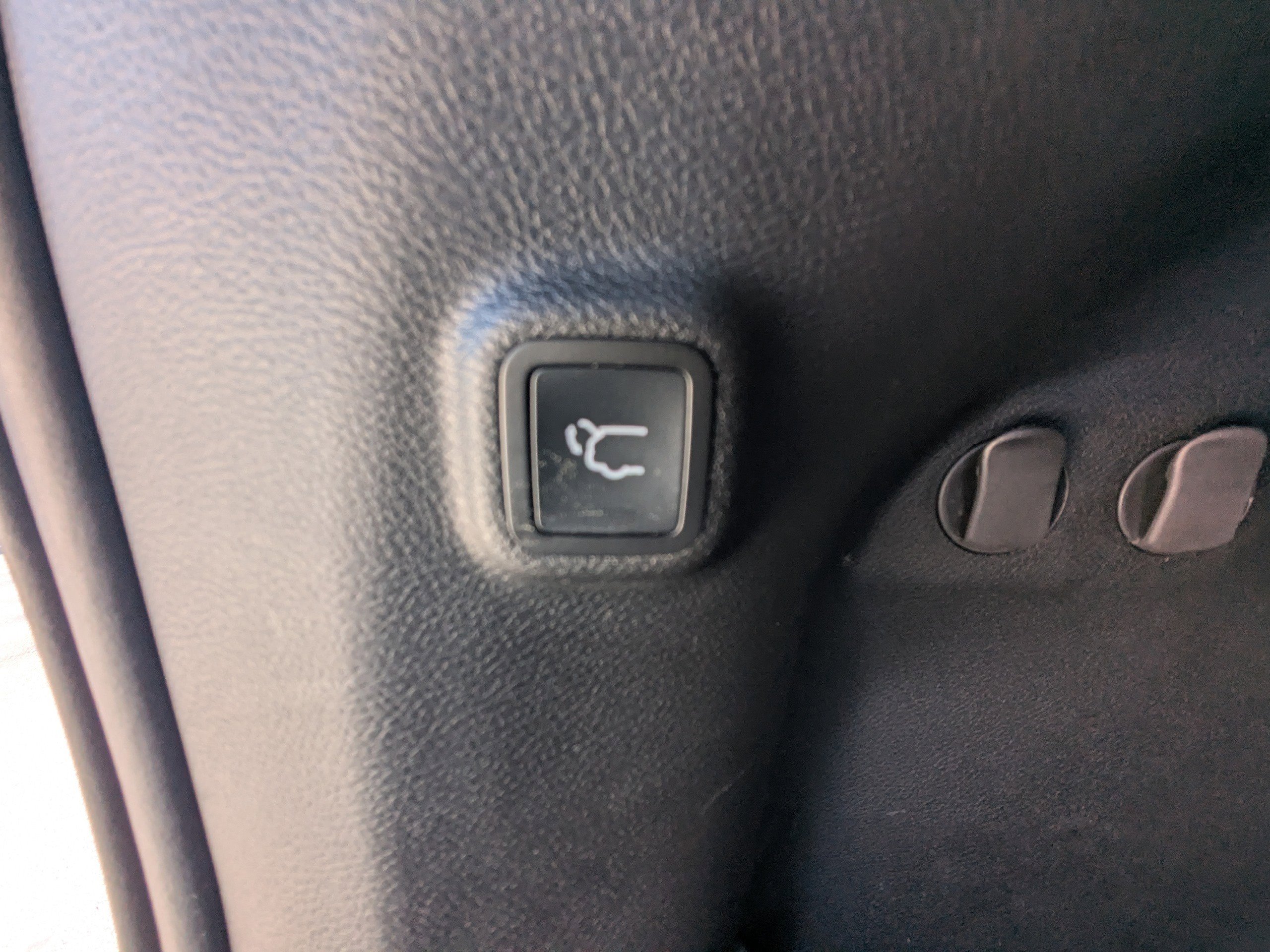 Used 2021 Jeep Cherokee Trailhawk w/ Premium Leather Package image 15