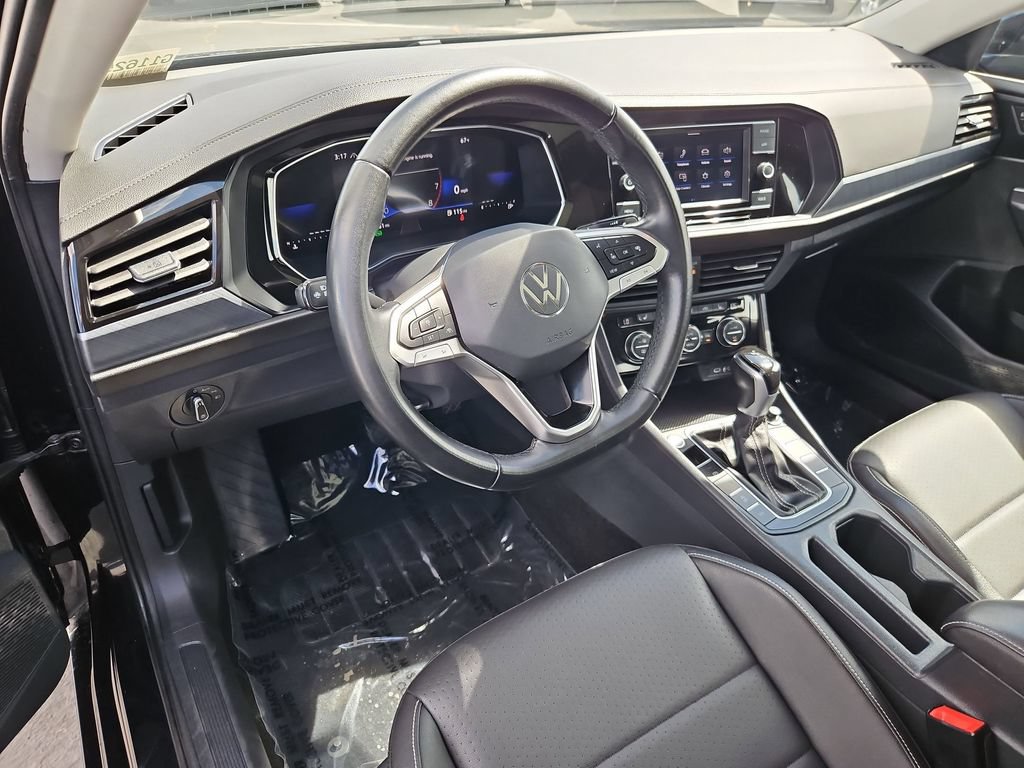 Used 2024 Volkswagen Jetta SE FWD image 13
