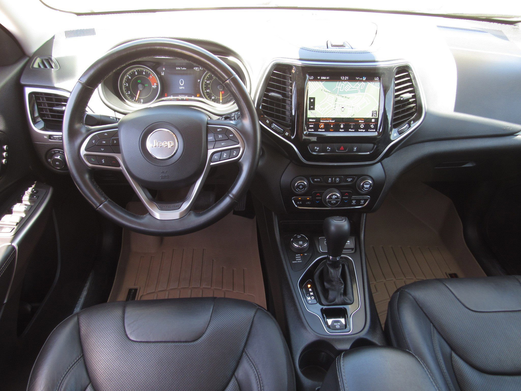 Used 2021 Jeep Cherokee Limited w/ Elite Package AWD/4WD image 17