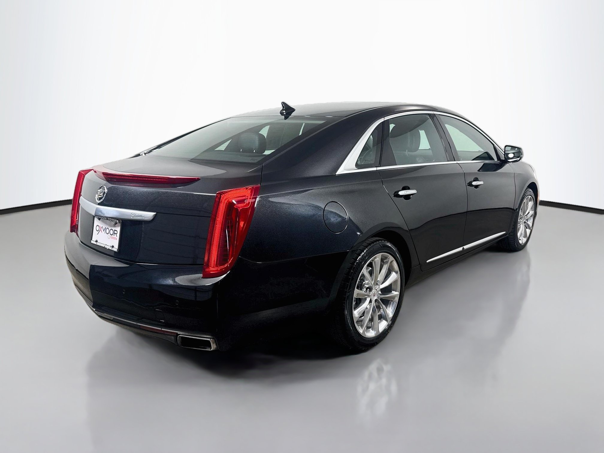 Used 2013 Cadillac XTS Luxury w/ Driver Awareness Package FWD image 7