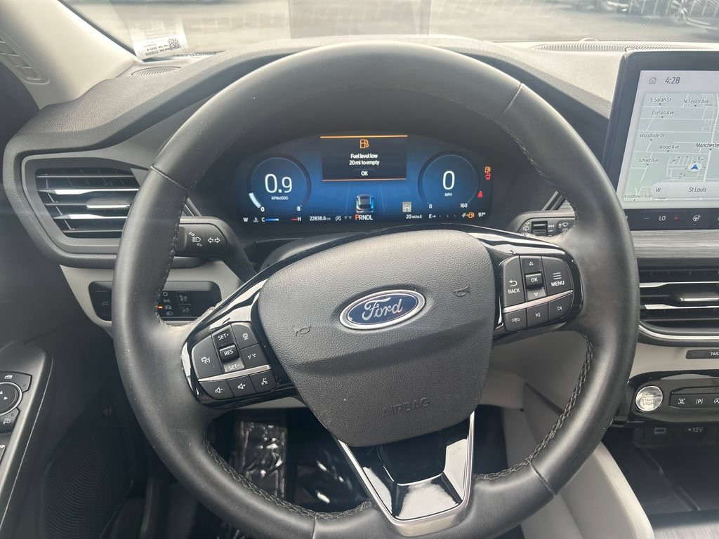 Used 2023 Ford Escape Platinum w/ Premium Technology Package AWD/4WD image 17