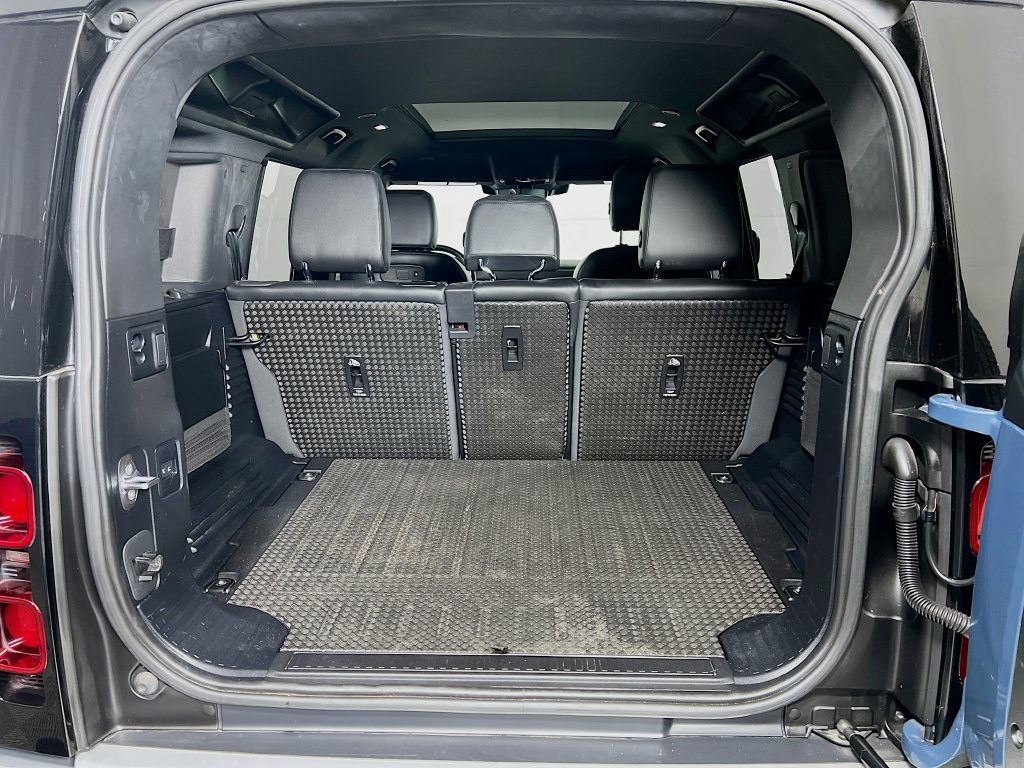 Used 2022 Land Rover Defender 110 S AWD/4WD image 27