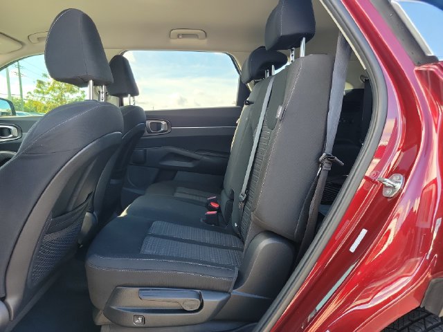 Used 2025 Kia Sorento LX FWD image 10