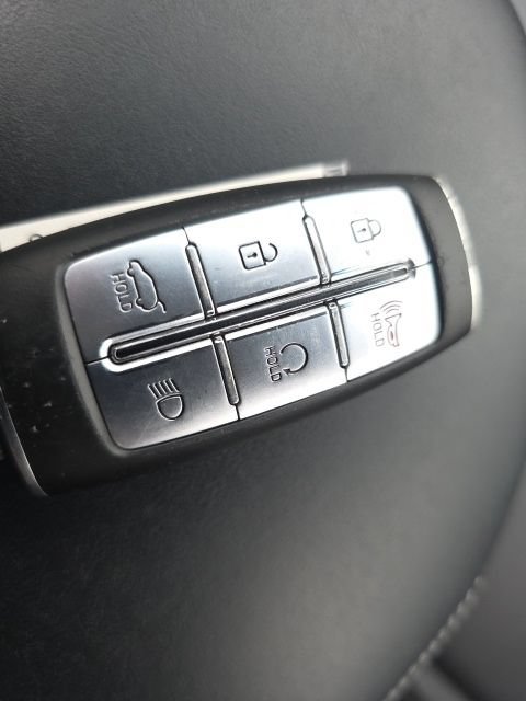 Used 2025 Genesis GV70 2.5T AWD/4WD image 21