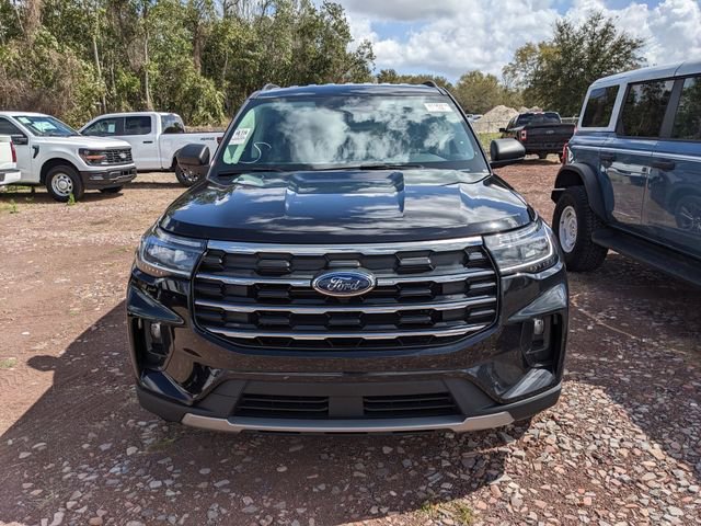 Used 2025 Ford Explorer Active w/ Active Comfort Package image 2