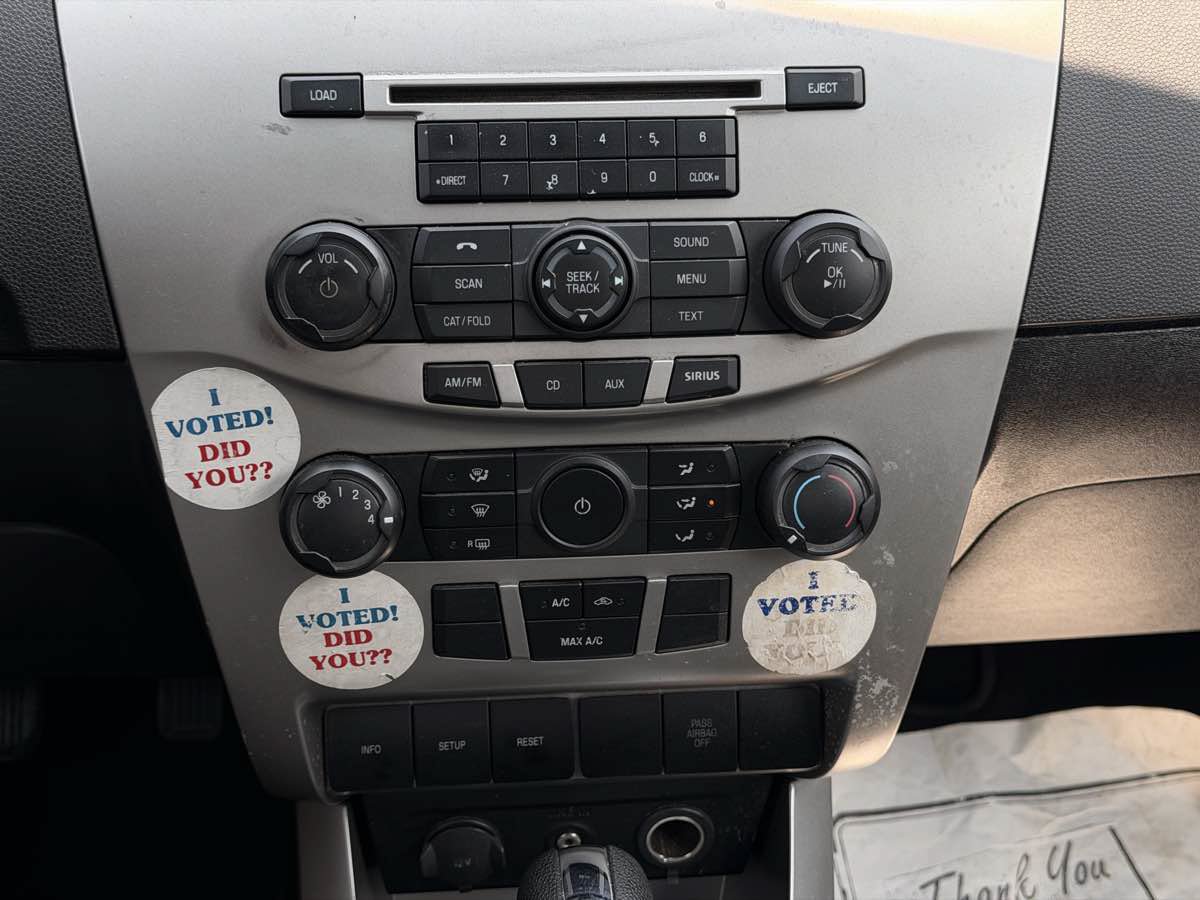 Used 2009 Ford Focus SE FWD image 16