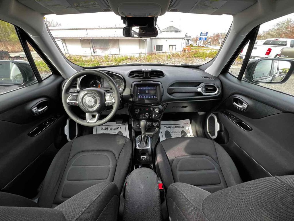 Used 2018 Jeep Renegade Latitude image 19