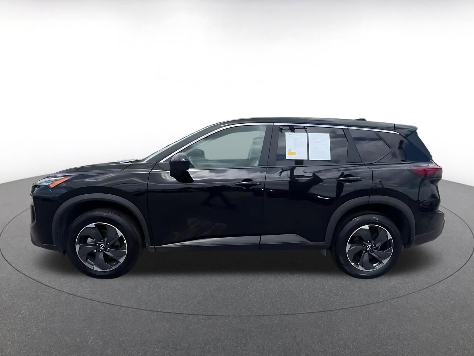 Used 2025 Nissan Rogue SV FWD image 9