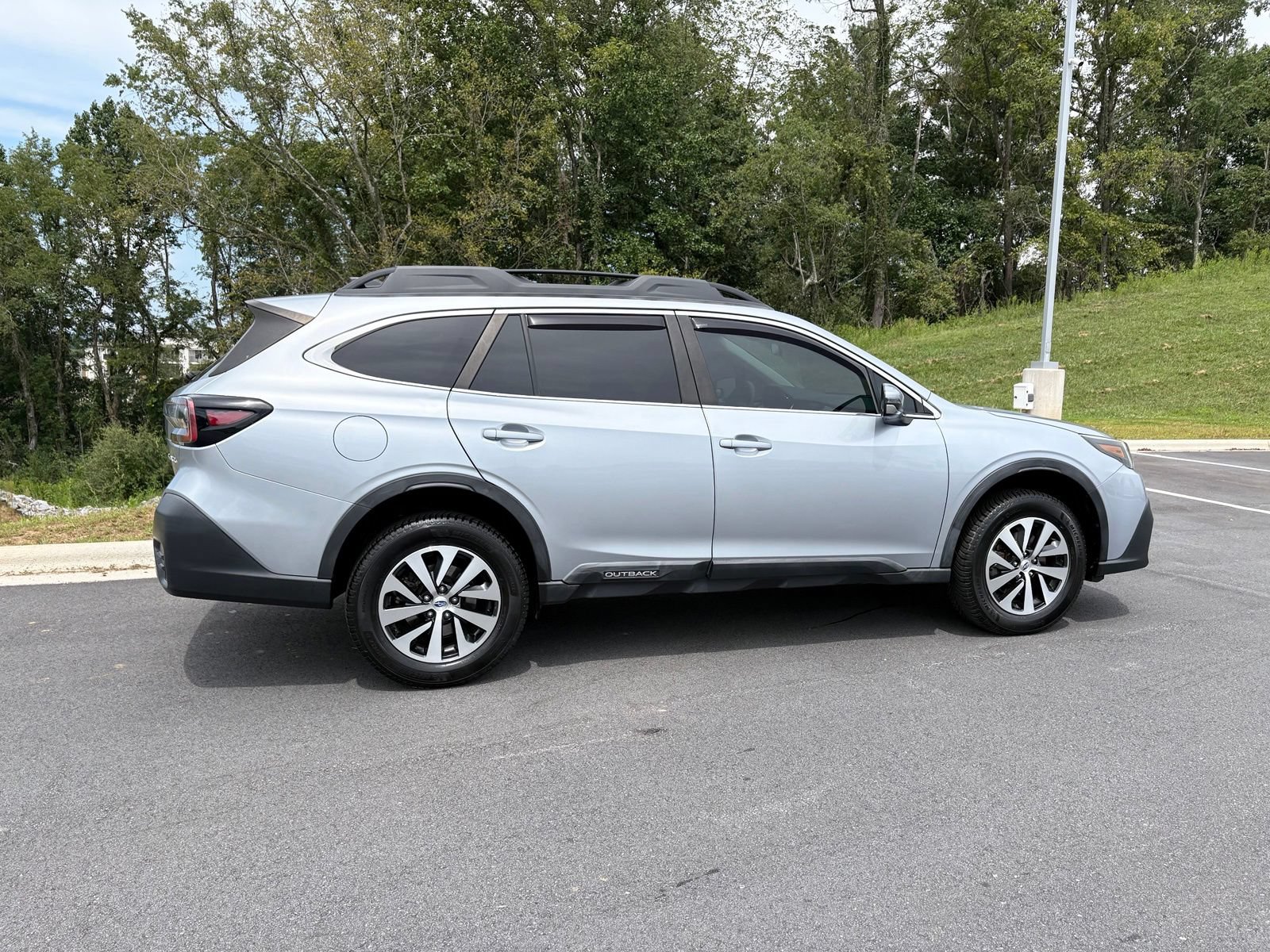 Used 2020 Subaru Outback Premium AWD/4WD image 8