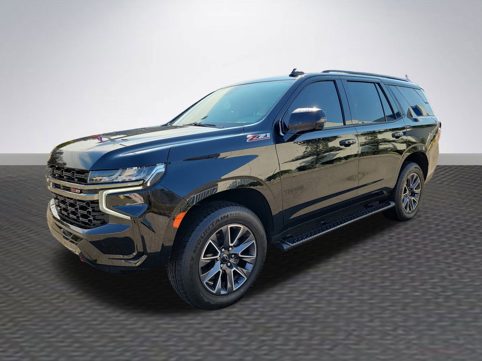 Used 2021 Chevrolet Tahoe Z71 w/ Luxury Package image 3