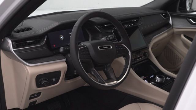 New 2025 Jeep Grand Cherokee L Limited w/ Luxury Tech Group II image 13