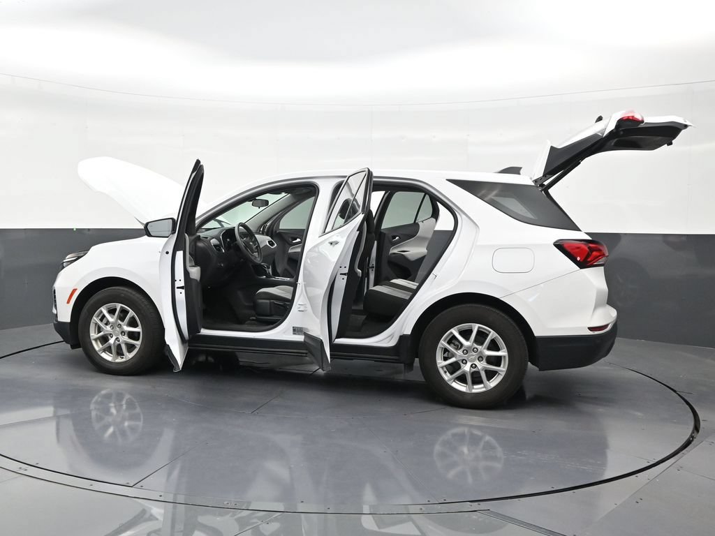 Used 2024 Chevrolet Equinox LS w/ Driver Confidence II Package FWD image 30