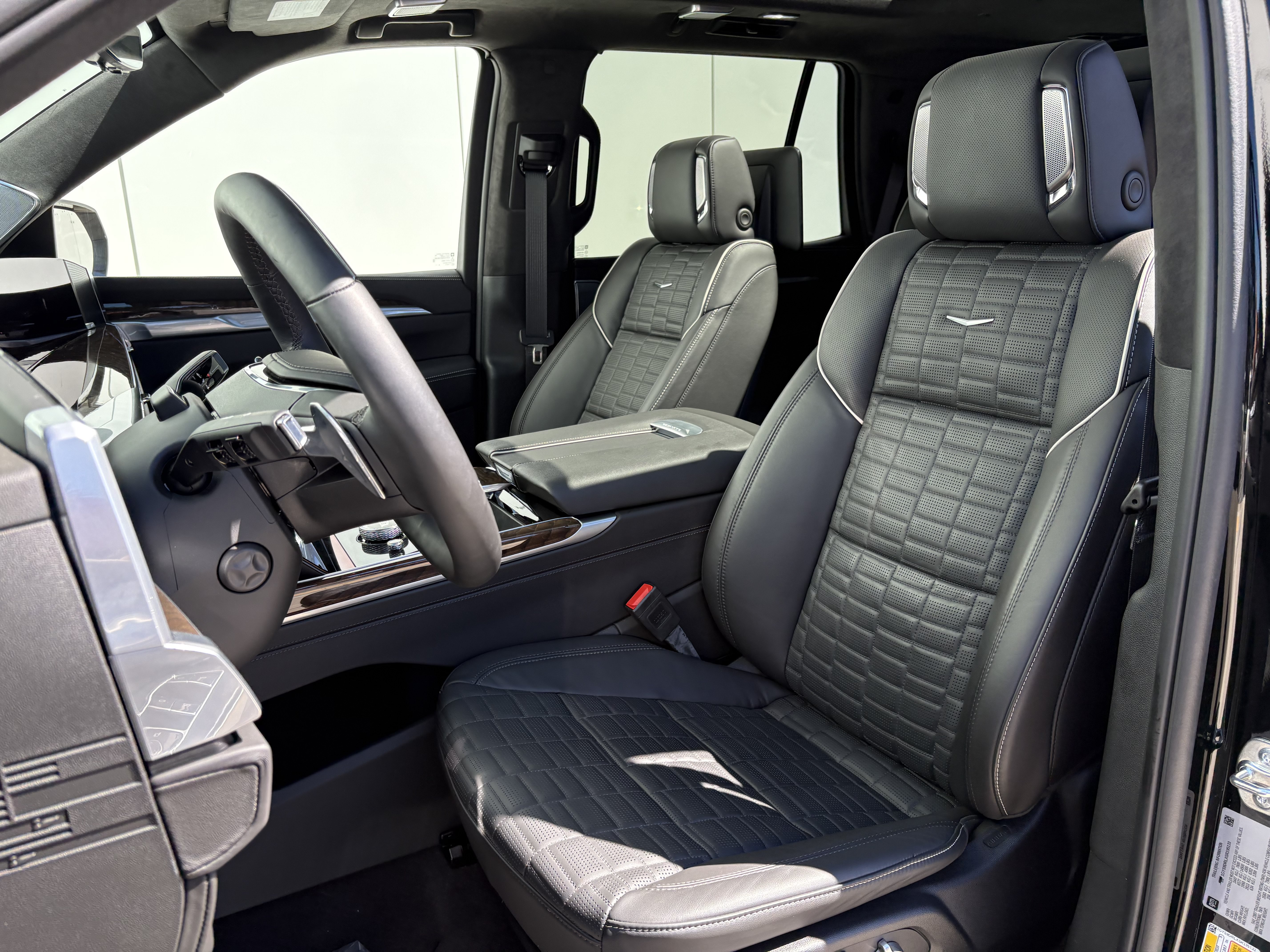Certified 2025 Cadillac Escalade Premium Luxury Platinum AWD/4WD image 12