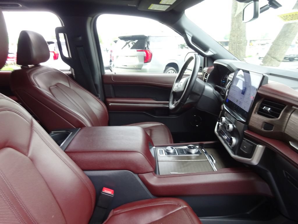 Used 2022 Ford Expedition Limited AWD/4WD image 15