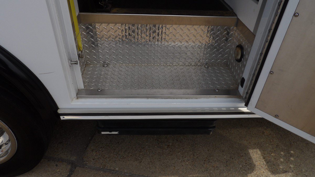 Used 2012 Ford F450 XLT w/ Ambulance Preparation Pkg RWD image 37