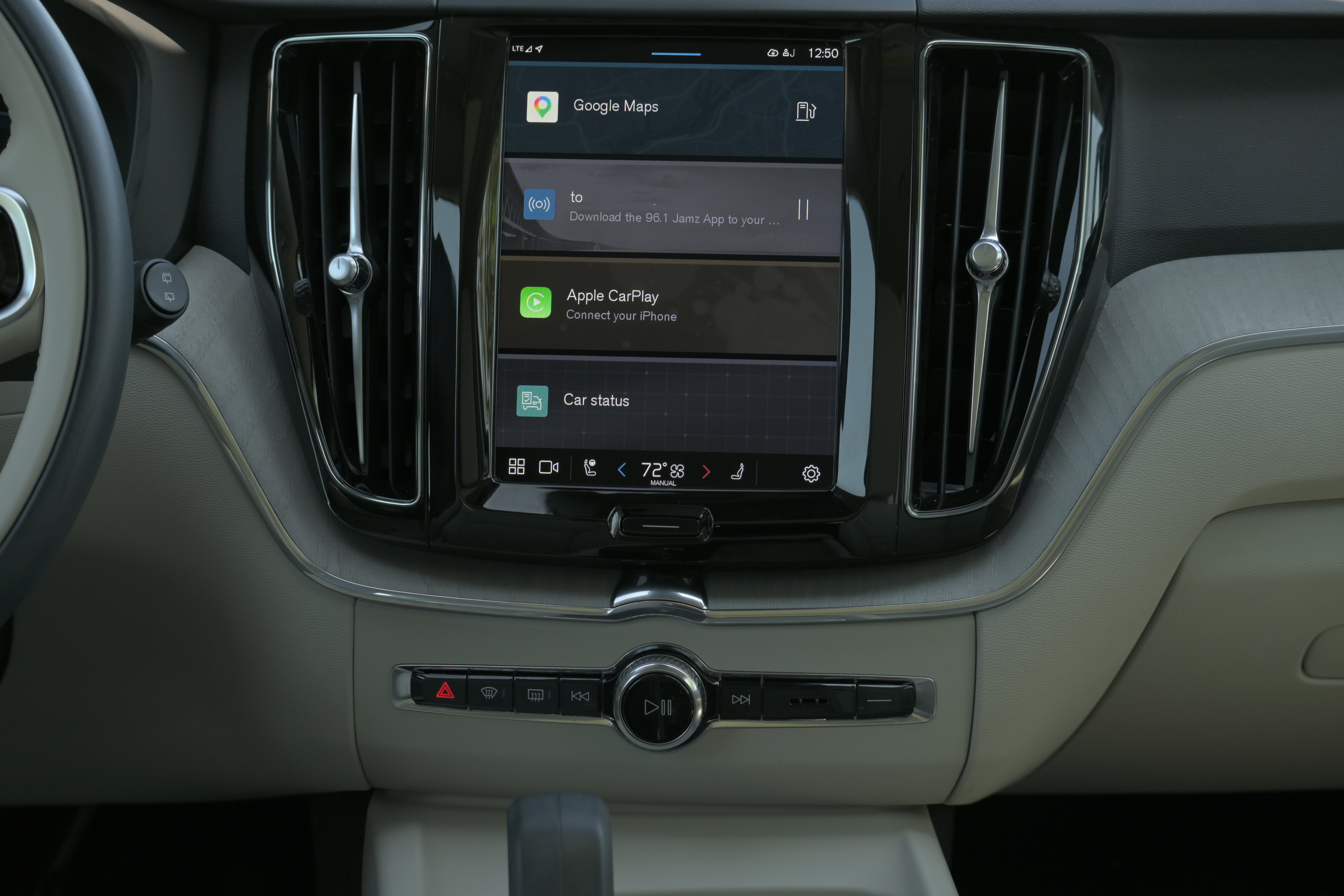 Used 2024 Volvo XC60 B5 Plus w/ Protection Package Premier image 11