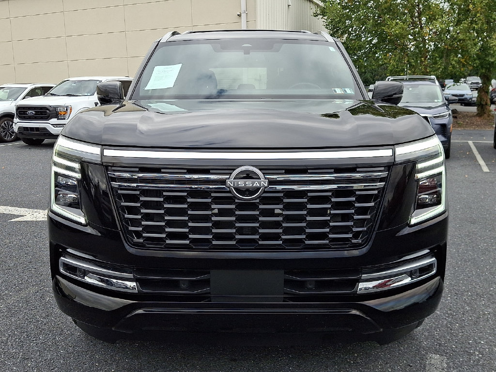 Used 2025 Nissan Armada SL AWD/4WD image 2