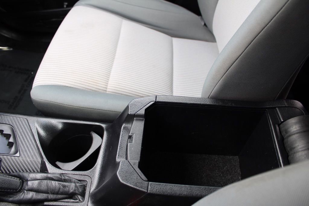 Used 2015 Toyota RAV4 LE image 34