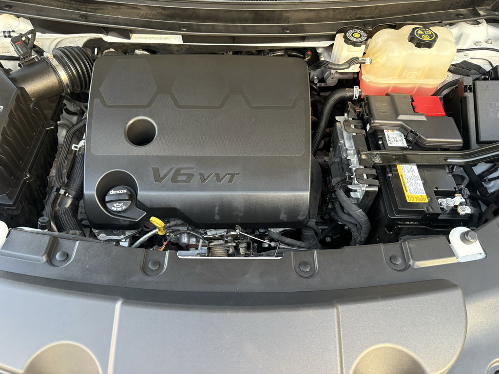 Used 2023 Chevrolet Traverse LT FWD image 34