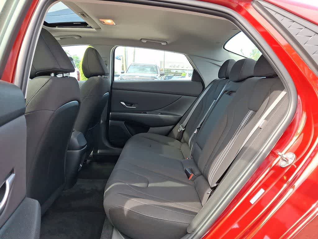 Used 2024 Hyundai Elantra SEL w/ Convenience Package image 10