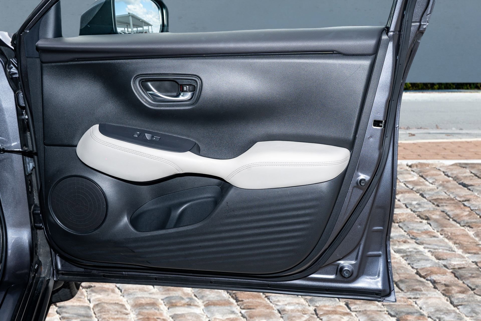 Certified 2023 Honda HR-V LX image 12