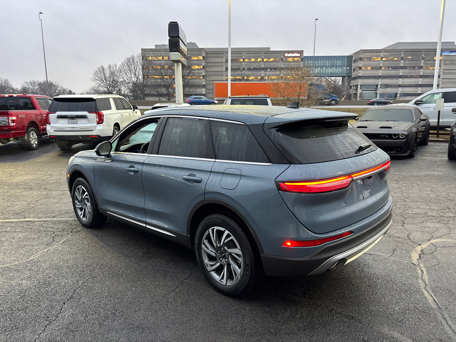 Certified 2023 Lincoln Corsair FWD w/ Equipment Group 101A image 5