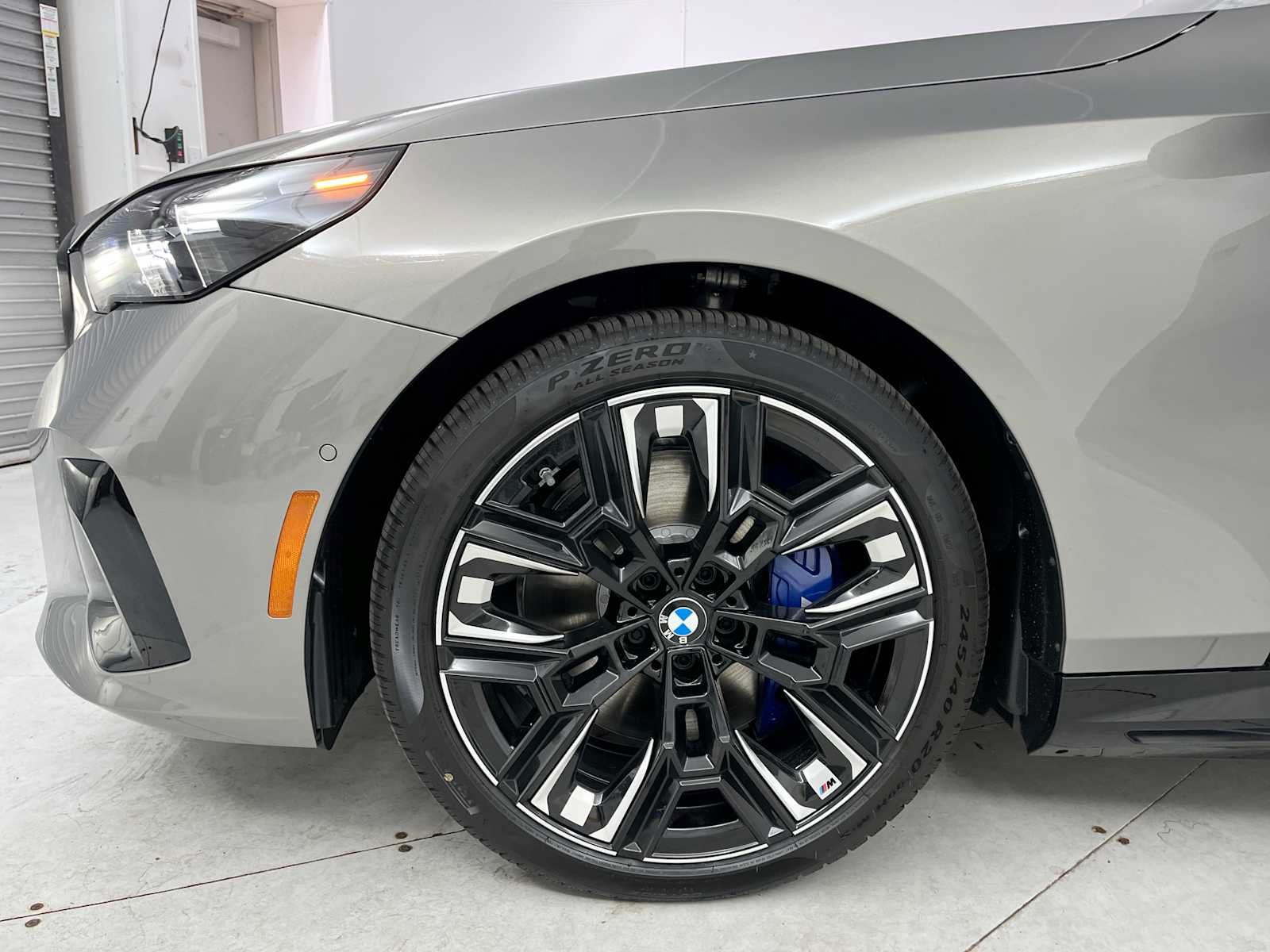 New 2026 BMW i5 M60 w/ Executive Package AWD/4WD image 25