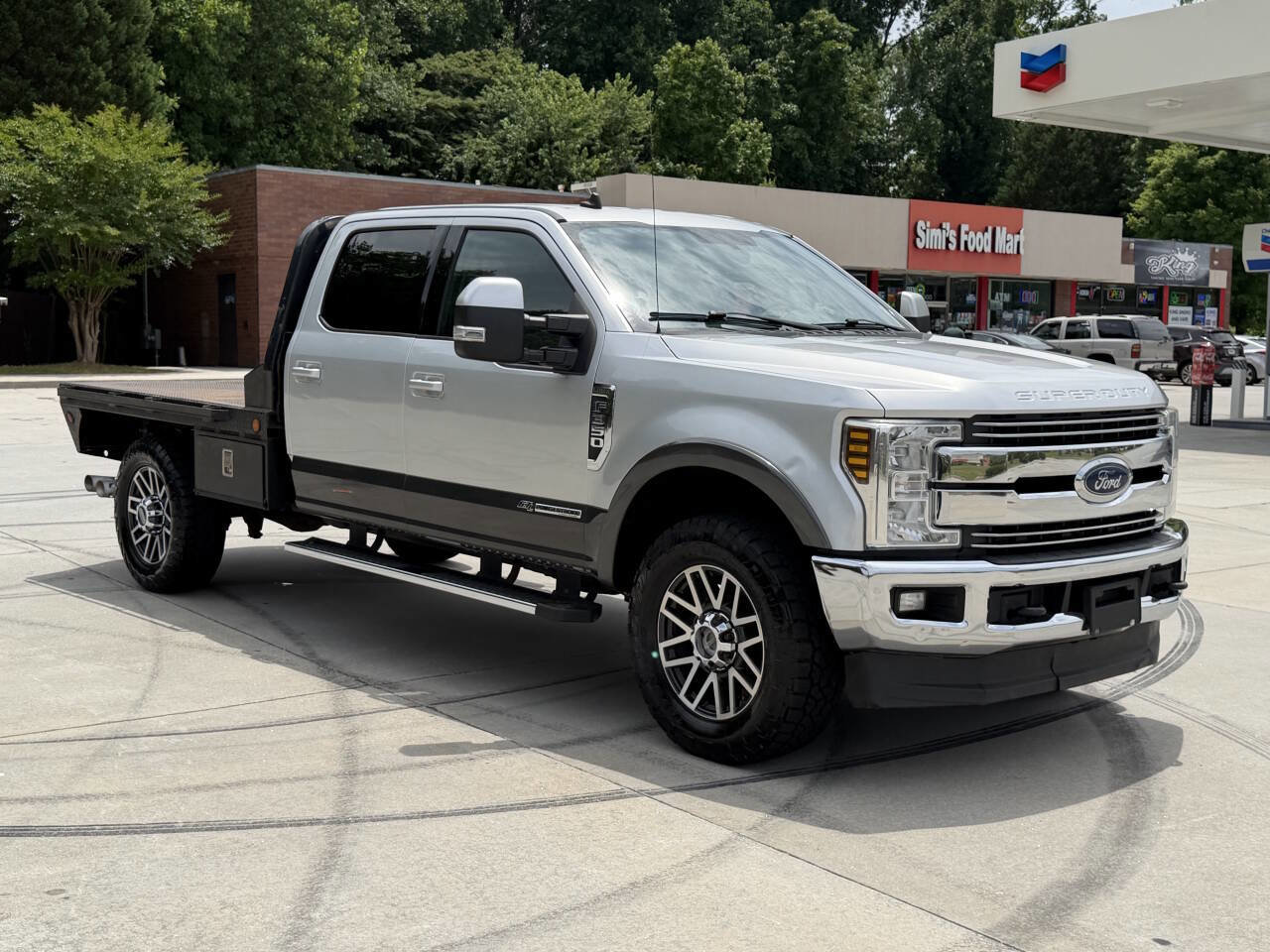 Used 2019 Ford F350 Lariat w/ Lariat Value Package AWD/4WD image 3