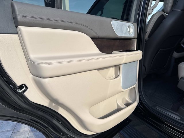 Certified 2024 Lincoln Navigator Reserve image 17
