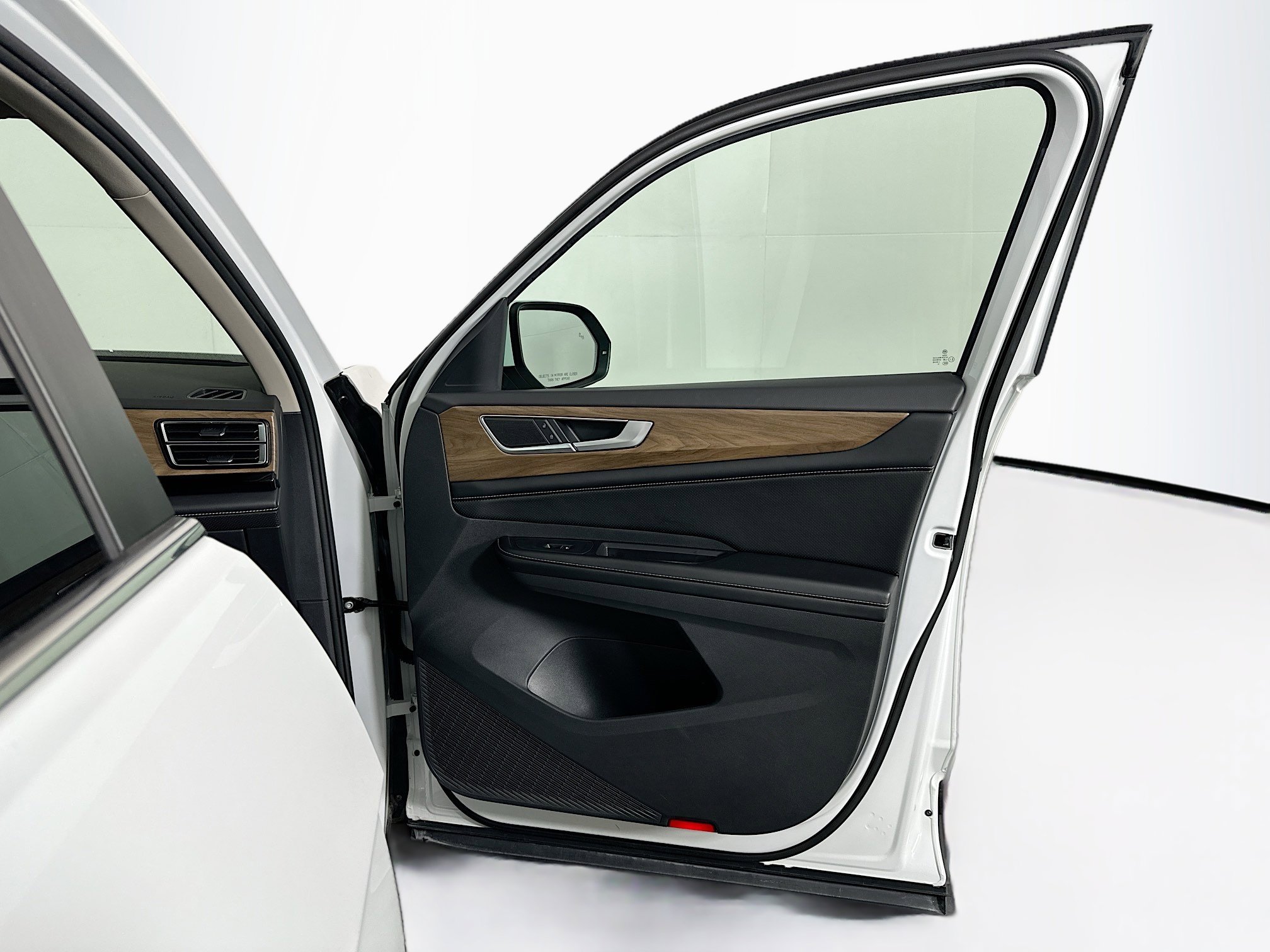 Used 2024 Volkswagen Atlas SE image 33