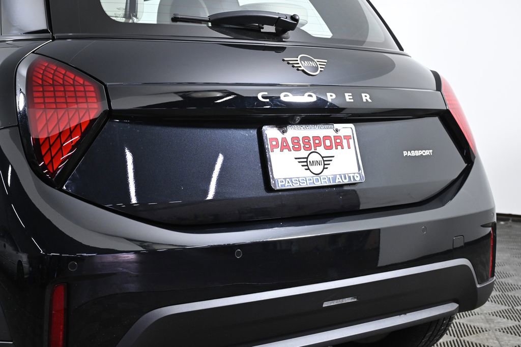 Certified 2025 MINI Cooper 2-Door Hardtop image 8