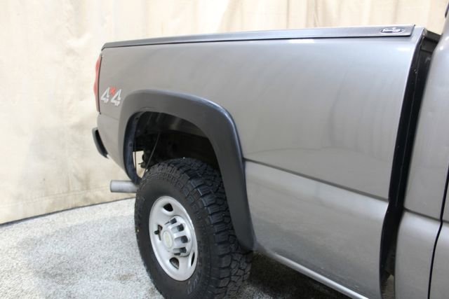 Used 2006 Chevrolet Silverado 2500 W/T w/ Heavy-Duty Power Package image 11