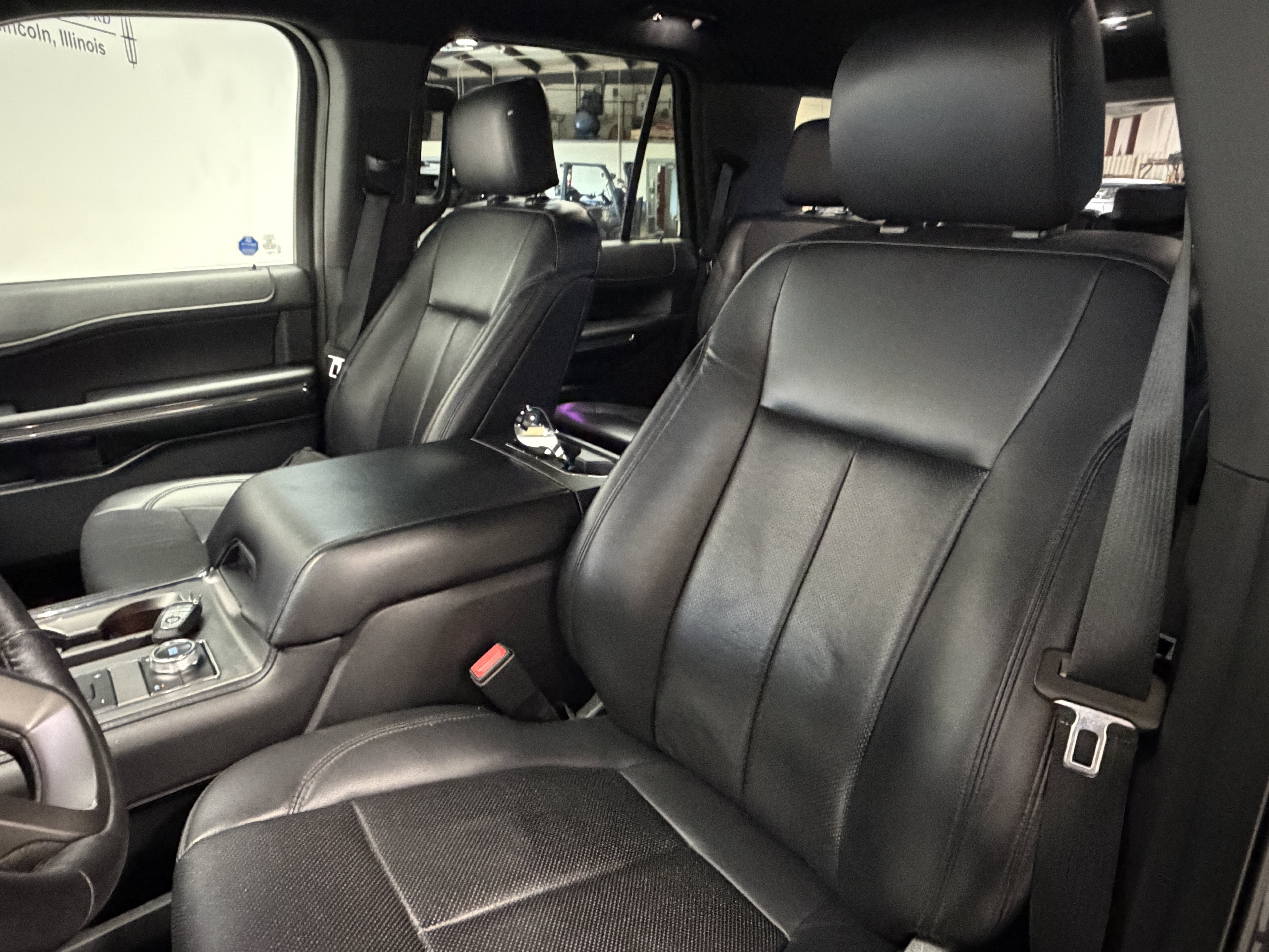 Used 2019 Ford Expedition XLT w/ Equipment Group 202A AWD/4WD image 20