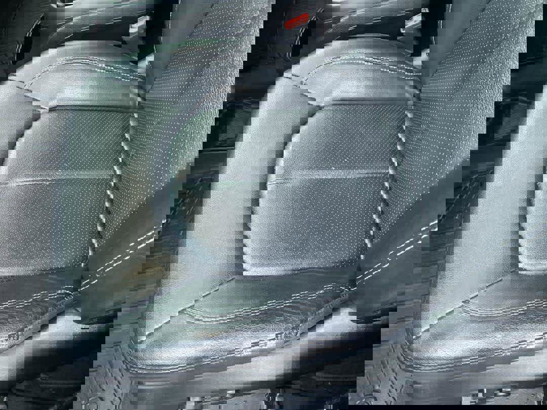 Used 2022 Chrysler Pacifica Touring-L w/ Uconnect Theater Family Group image 11