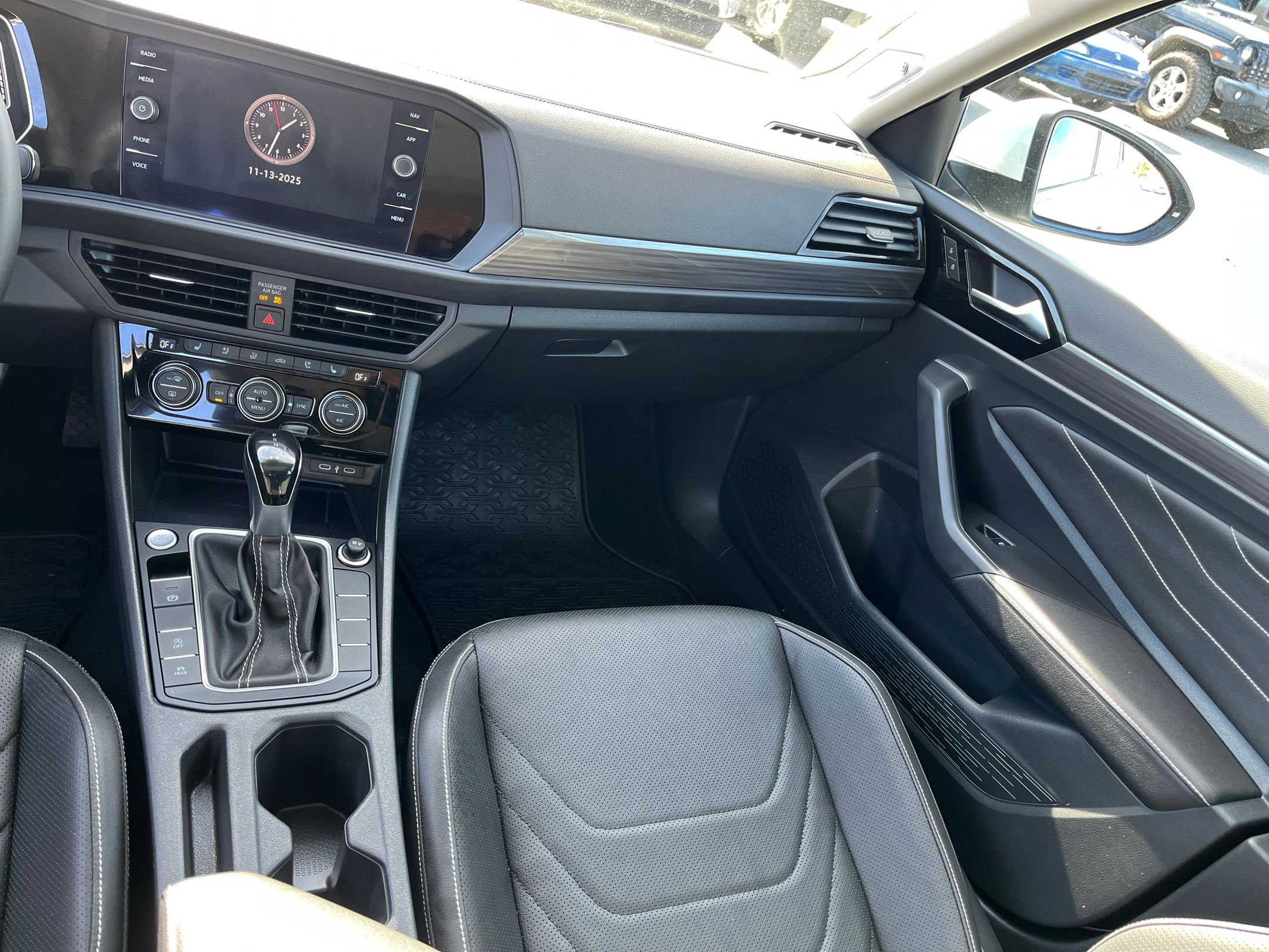 Used 2024 Volkswagen Jetta SEL image 21