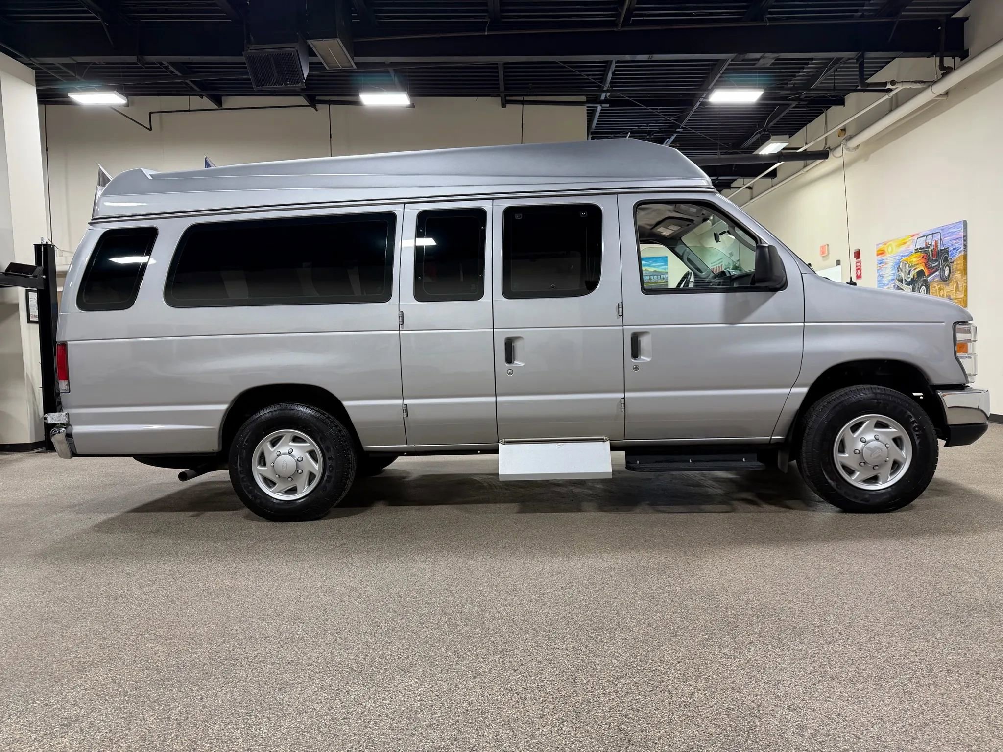 Used 2014 Ford E-250 and Econoline 250 Extended w/ Power Group image 5