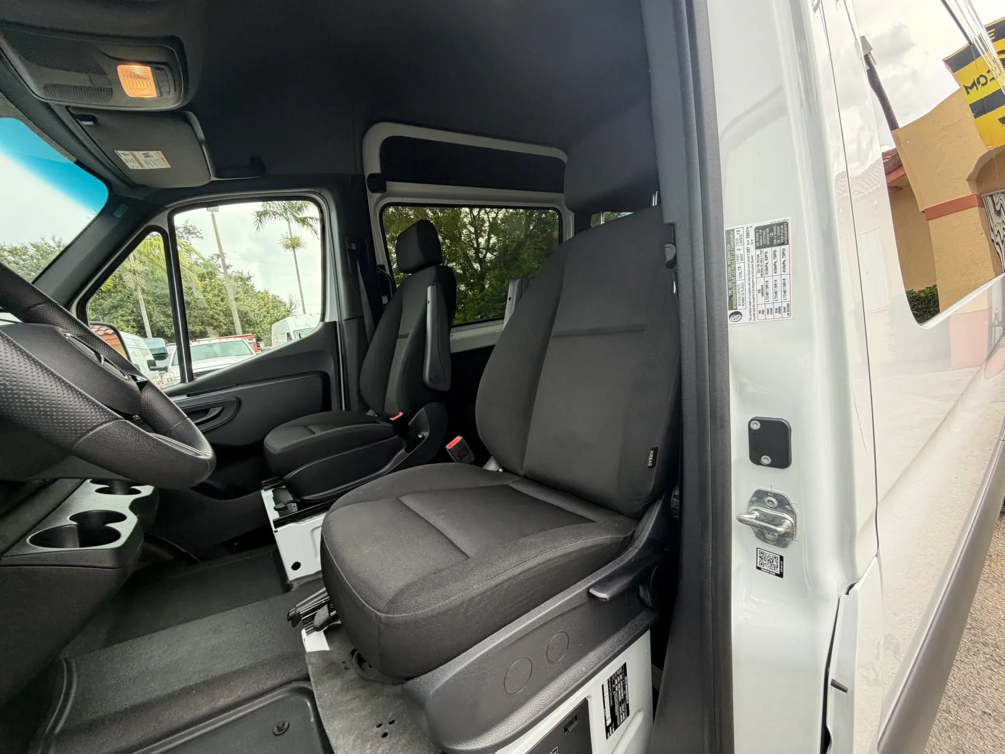 Used 2025 Mercedes-Benz Sprinter 2500 image 14