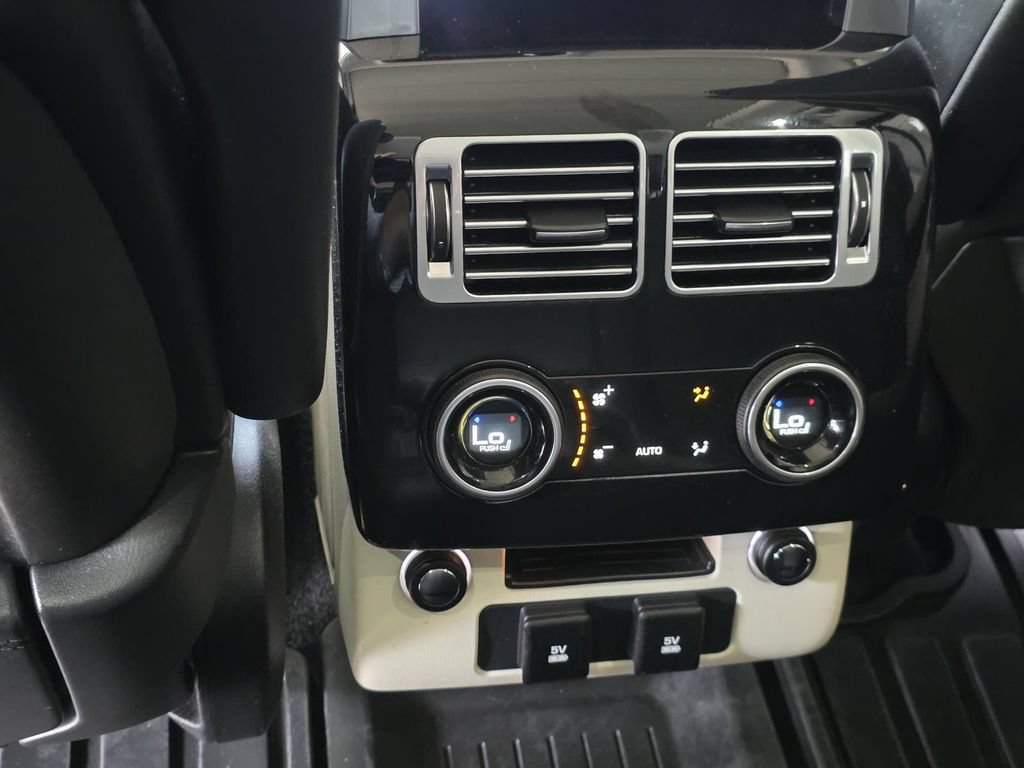 Used 2020 Land Rover Range Rover HSE AWD/4WD image 12