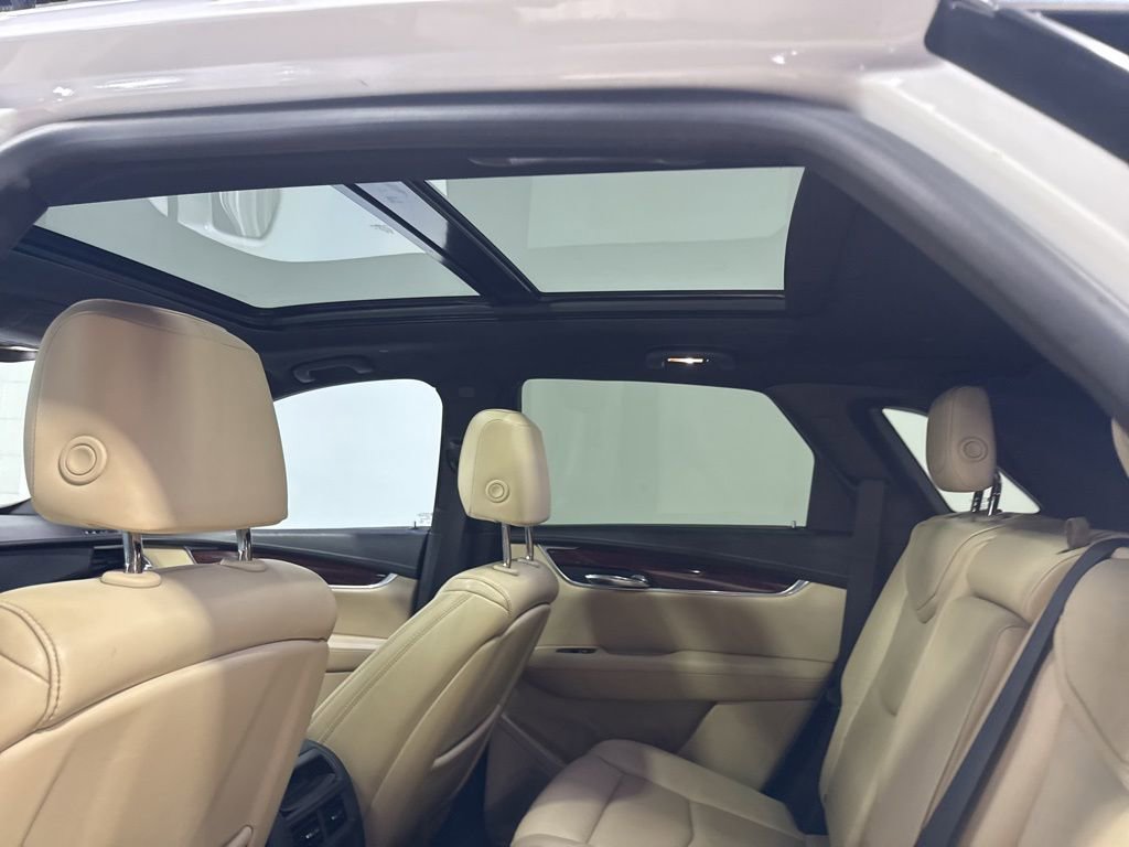 Used 2017 Cadillac XT5 Luxury w/ Driver Awareness Package FWD image 37