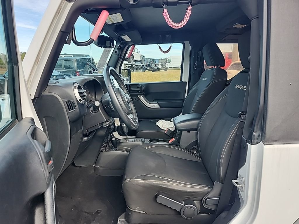Certified 2016 Jeep Wrangler Sahara w/ Connectivity Group image 18