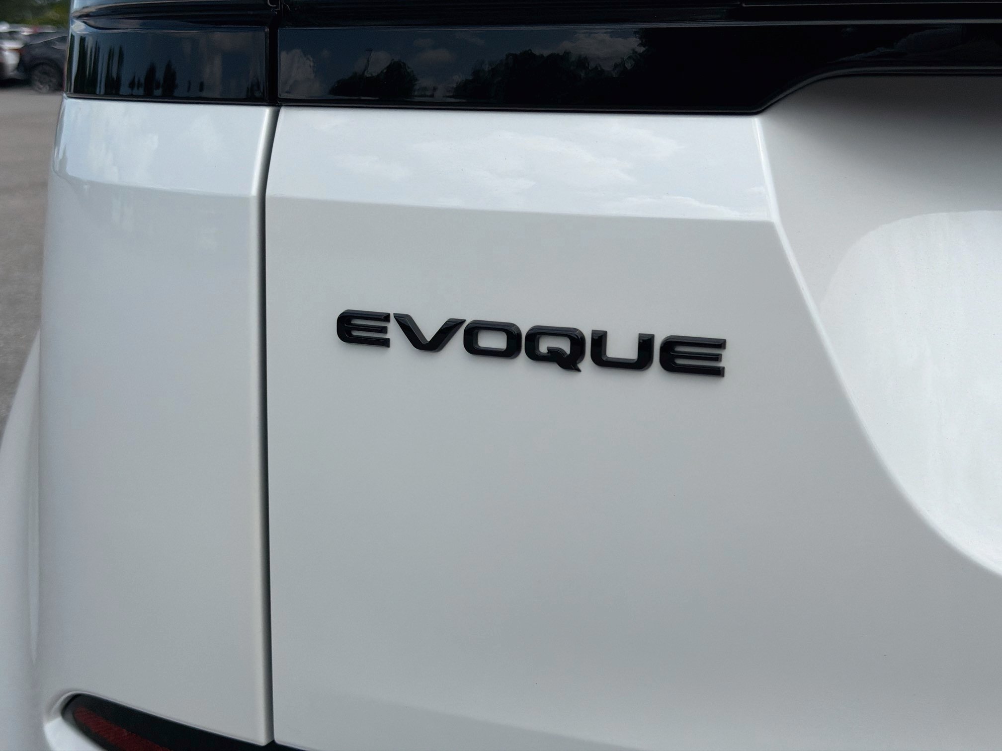 New 2026 Land Rover Range Rover Evoque Hoxton AWD/4WD image 11