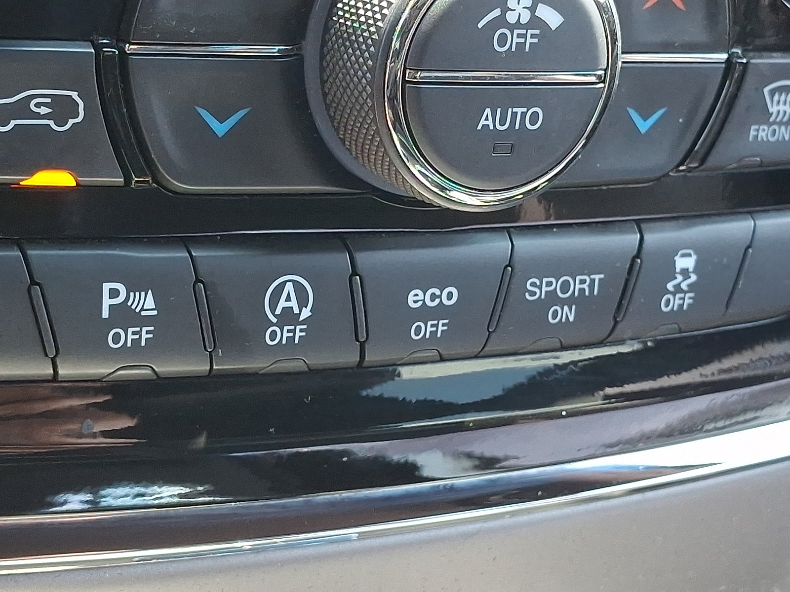 Used 2022 Jeep Grand Cherokee Laredo X AWD/4WD image 29